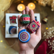 Load image into Gallery viewer, Sutli Bomb Charkhi - Soy Wax Melts Box (3 assorted Shapes)