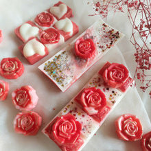 Load image into Gallery viewer, Full Heart! - Soy Wax Melts