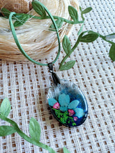 Load image into Gallery viewer, Fondness - Flower & Spice Collection