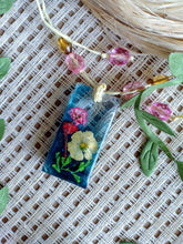 Load image into Gallery viewer, Summer Poesy - Flower & Spice Collection