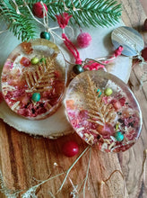 Load image into Gallery viewer, A Scintillating Song - Paper Weights (With Semi-precious crystals)