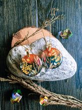 Load image into Gallery viewer, Amber Tunes, Dried Flower Earrings -  Spring Fiesta Reloaded