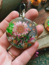 Load image into Gallery viewer, A Wild Daisy, Dried Flower Earrings -  Spring Fiesta Reloaded