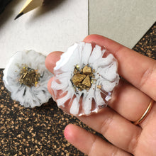 Load image into Gallery viewer, Carnation - Magnet Pin Pair