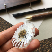 Load image into Gallery viewer, Daisy - Magnet Pin Pair