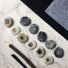 Load image into Gallery viewer, Daisy - Magnet Pin Pair