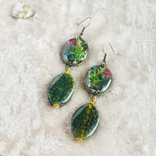 Load image into Gallery viewer, Green Flutter - Earrings, Vintage Archives Collection