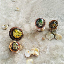 Load image into Gallery viewer, Violet Iris - Ring, Vintage Archives Collection