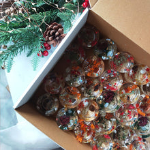 Load image into Gallery viewer, Red Berry Tea Light Votive Set