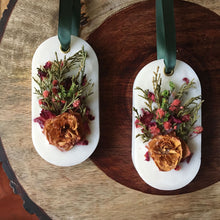 Load image into Gallery viewer, Rosette - Scented Soy Wax Sachet