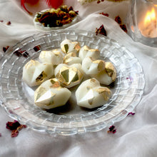 Load image into Gallery viewer, Heart Of Gold! - Soy Wax Heart Melts