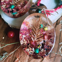 Load image into Gallery viewer, A Scintillating Song - Paper Weights (With Semi-precious crystals)