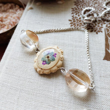 Load image into Gallery viewer, Neela Peela Sa - Sister Rakhi / Bracelet Style