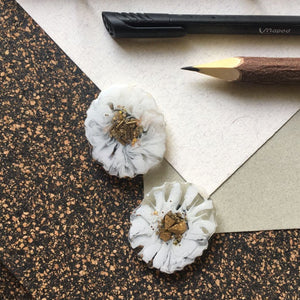 Carnation - Magnet Pin Pair