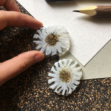 Load image into Gallery viewer, Daisy - Magnet Pin Pair